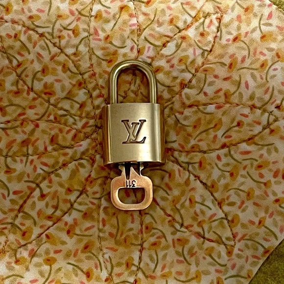 Louis Vuitton Gold Lock #311 with Key - Picture 3 of 4